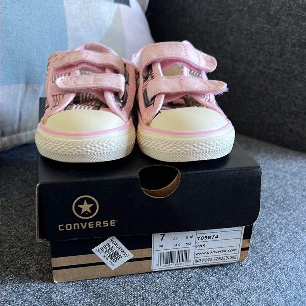 Converse Pink Canvas Sneakers Classic Low-Top Style